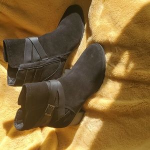 Black Suede/ Leather accents Cougar Booties